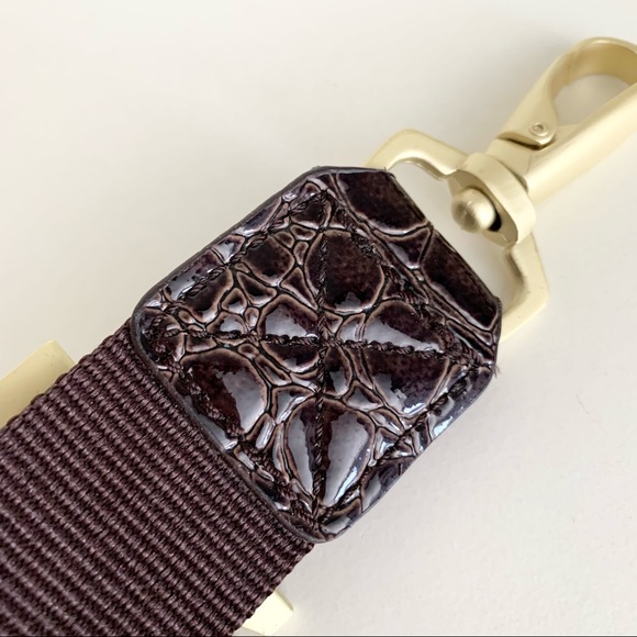New wristlet strap